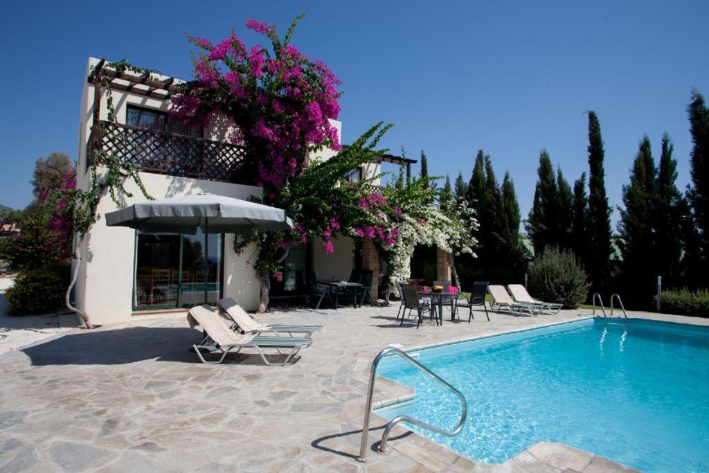 Banana Sunset Villas Paphos Exterior foto